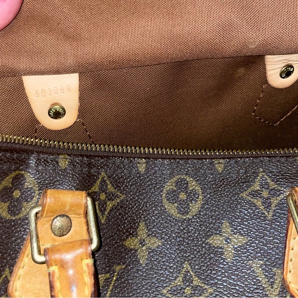 Authentic Louis Vuitton Monogram Speedy 30 - Picture 11 of 13